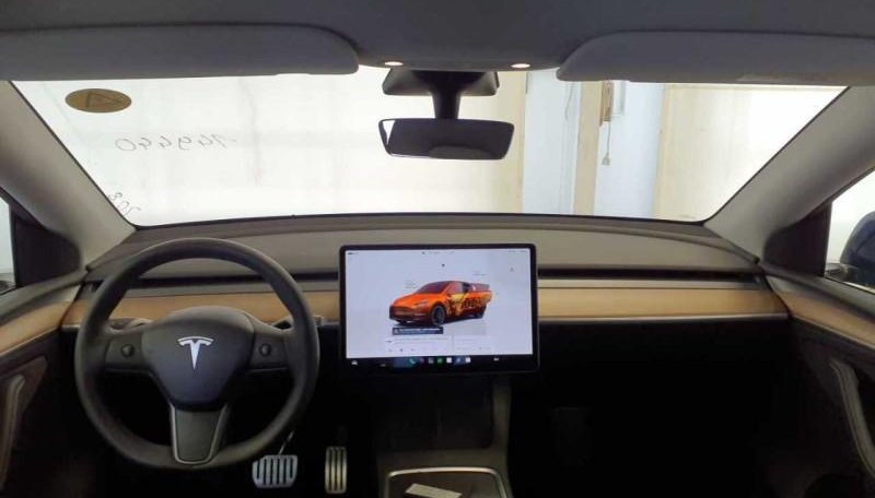Tesla Model Y Performance Dual AWD 2