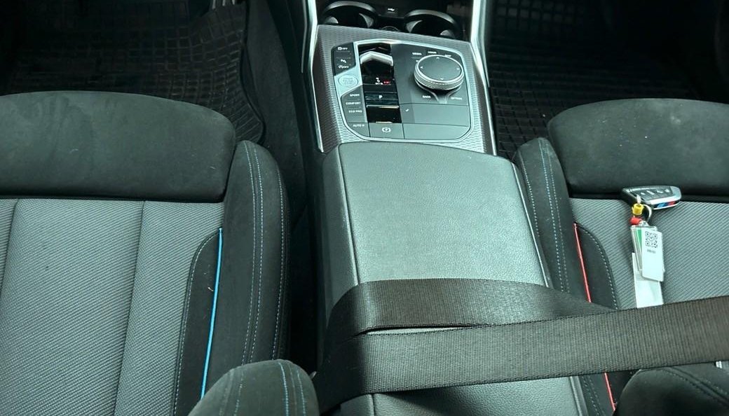 BMW 3 330 i xDrive M Sport 10