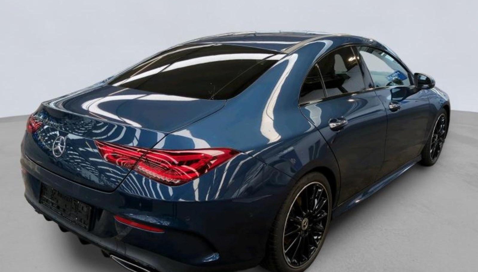 Mercedes-Benz CLA AMG Line 4