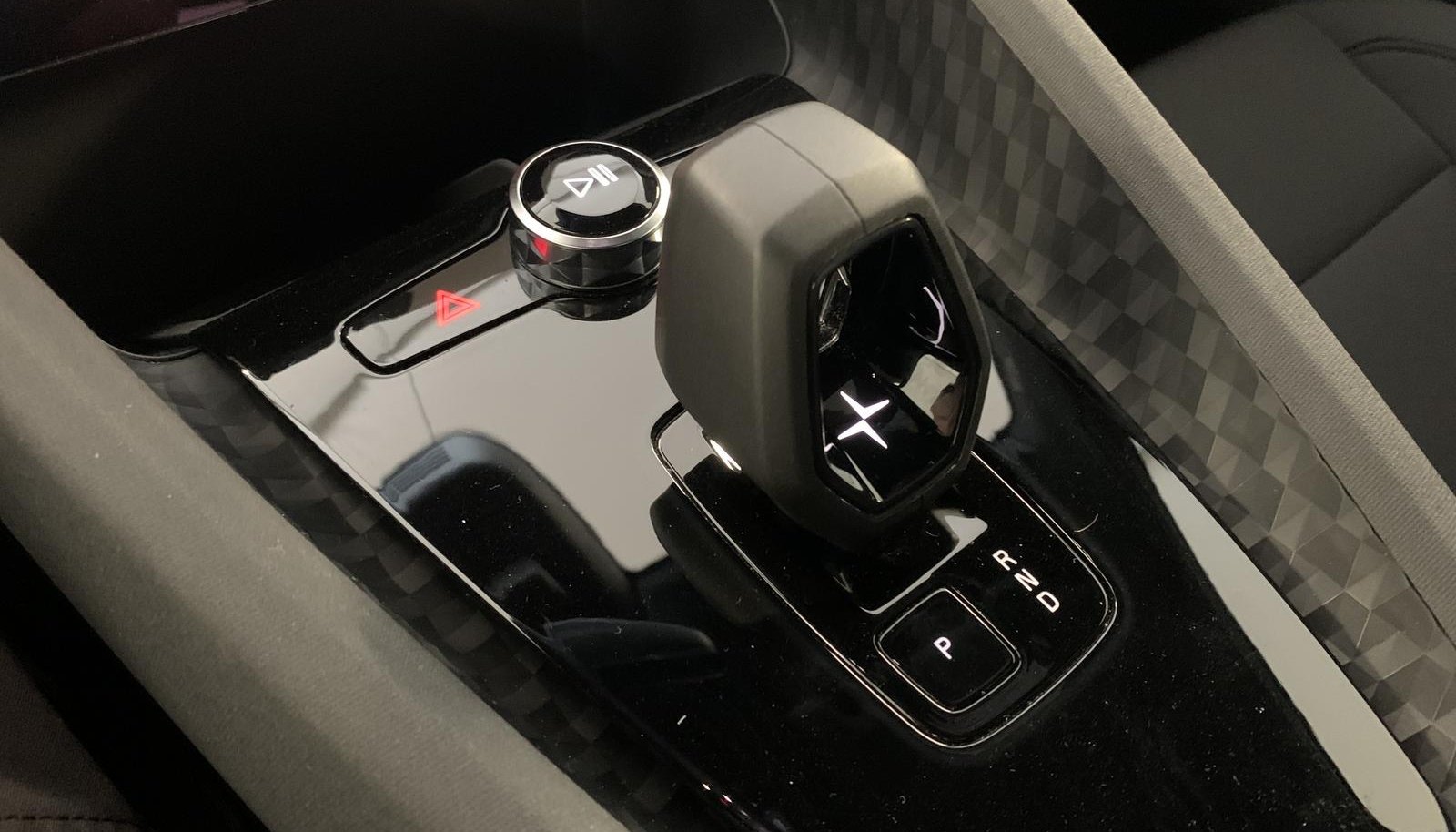 Polestar 2 Long Range Dual Performance 11