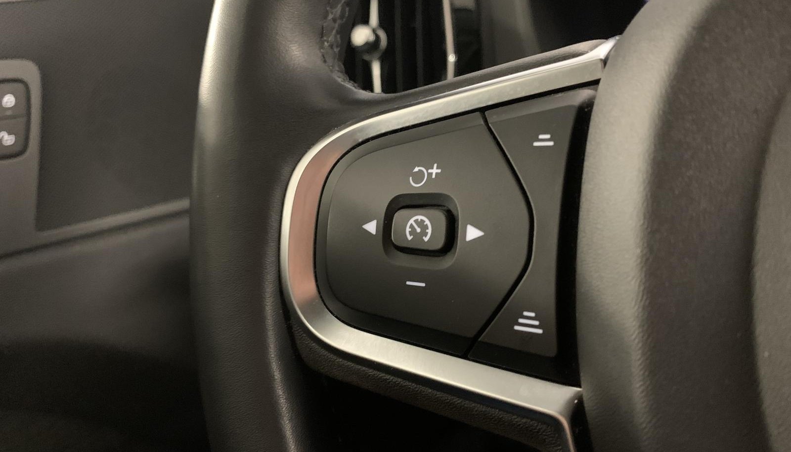 Volvo XC60 Core 12