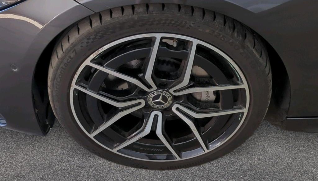 Mercedes-Benz C AMG Line 5