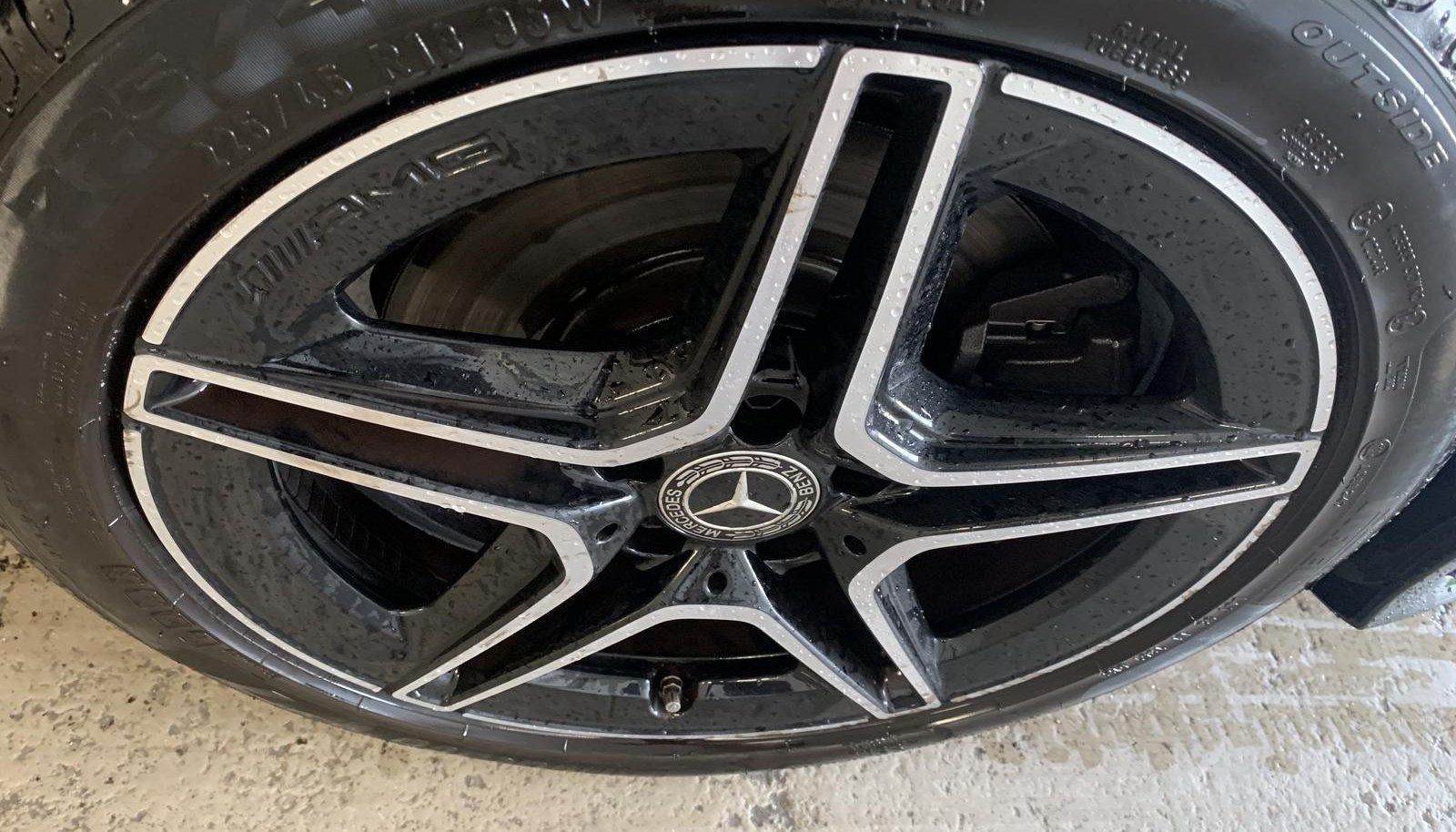 Mercedes-Benz CLA AMG Line 3