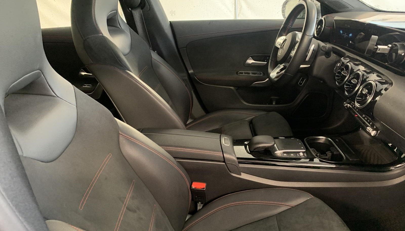 Mercedes-Benz CLA AMG Line 4