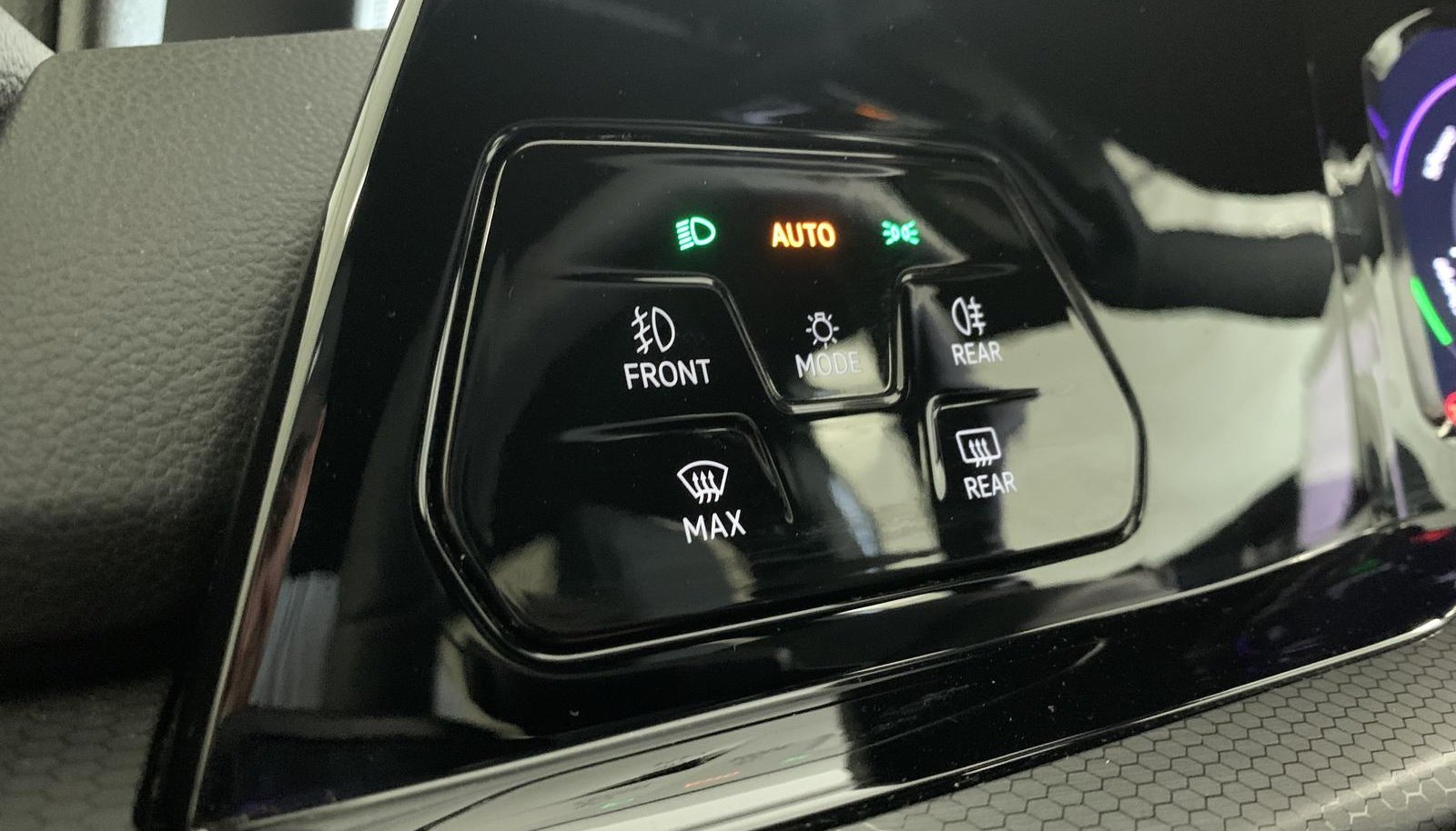 Volkswagen Golf GTE eHybrid 10