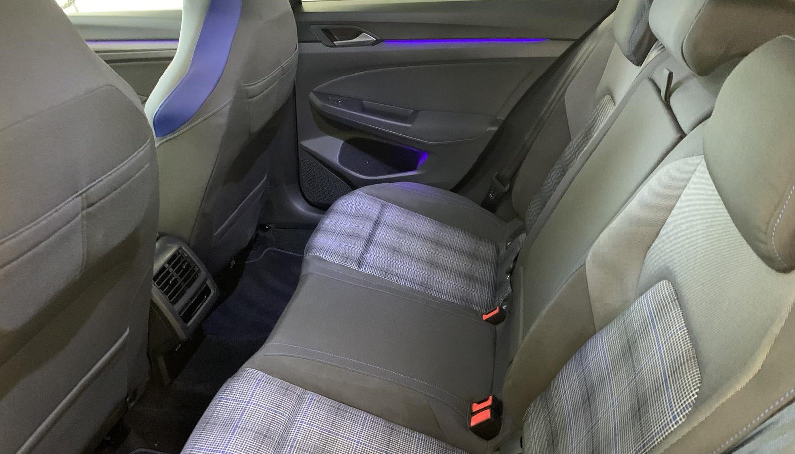 Volkswagen Golf GTE eHybrid 8