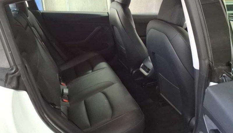 Tesla Model 3 Long Range RWD 8