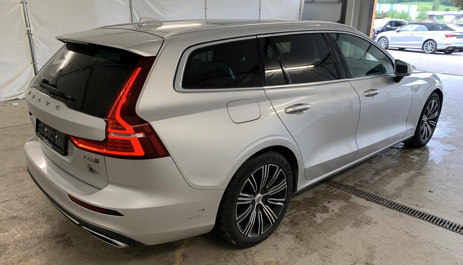 Volvo V60 Inscription Plug-In Hybrid AWD 5