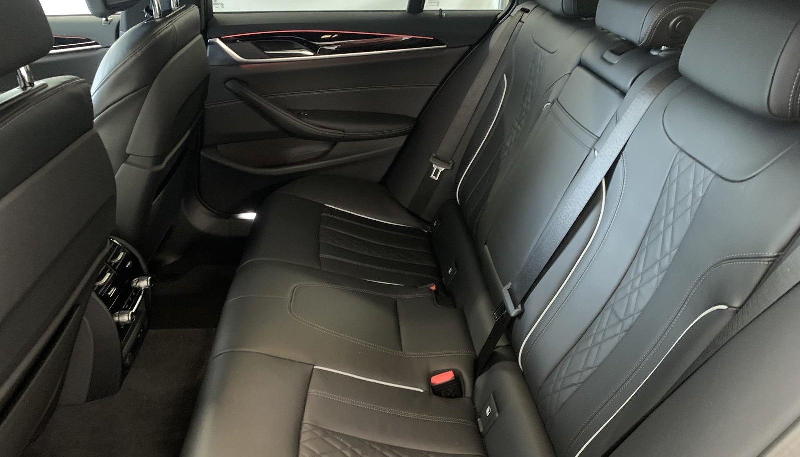 BMW 5 M Sport 11