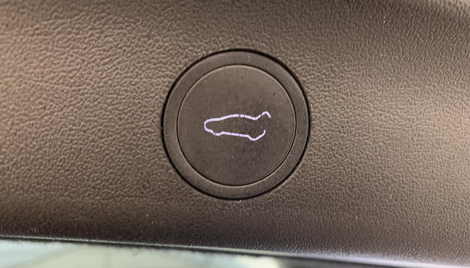 Tesla Model Y Long Range Dual AWD 7