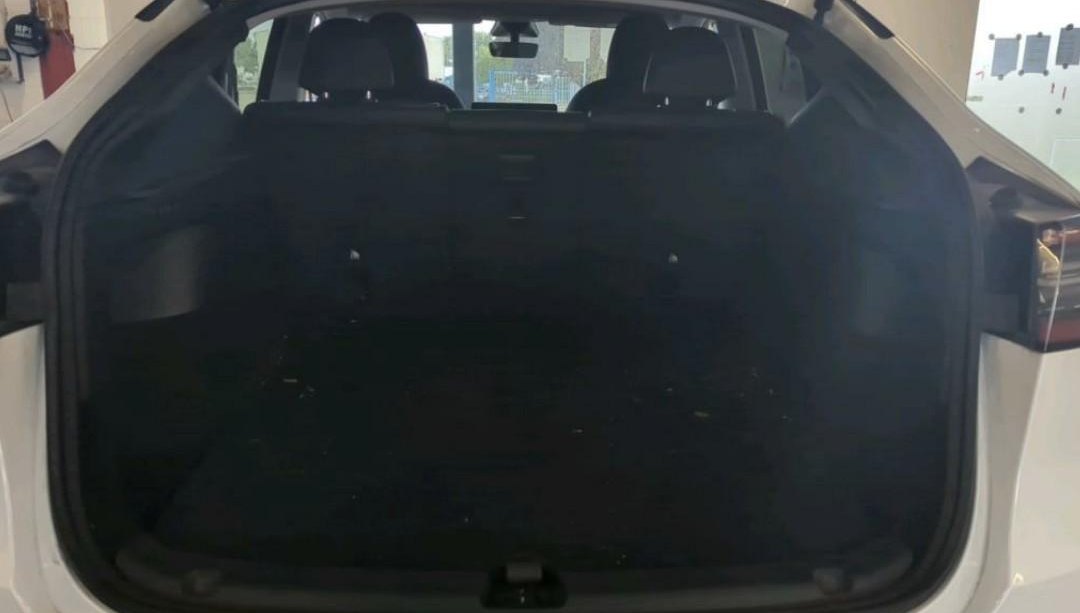 Tesla Model Y RWD 10