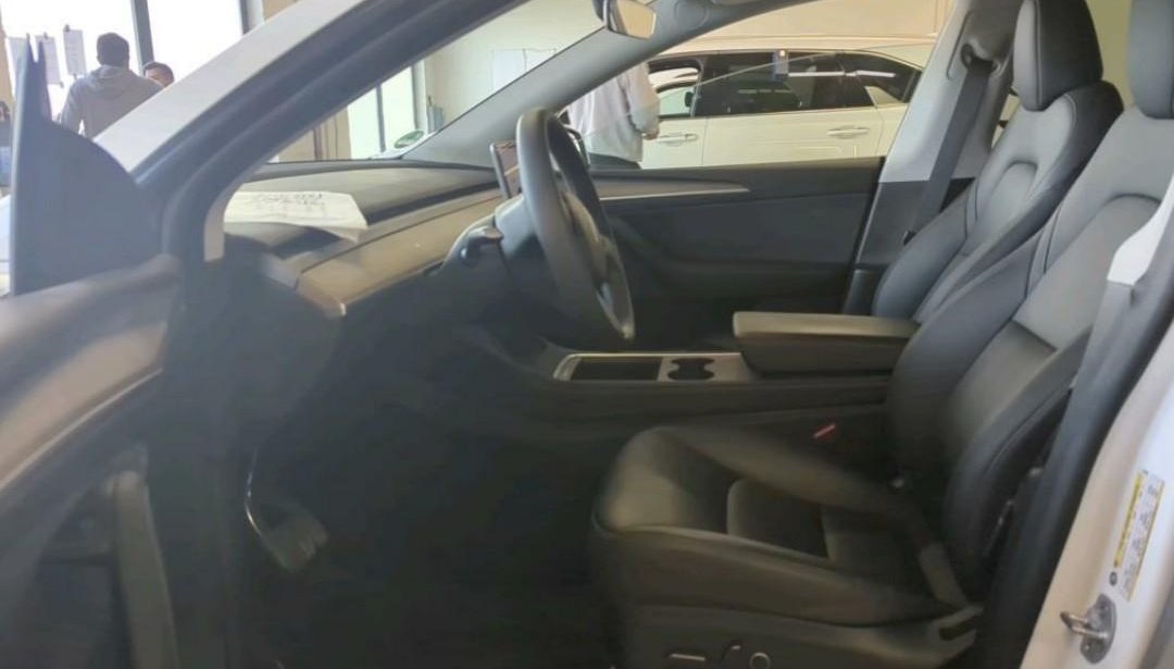 Tesla Model Y RWD 6
