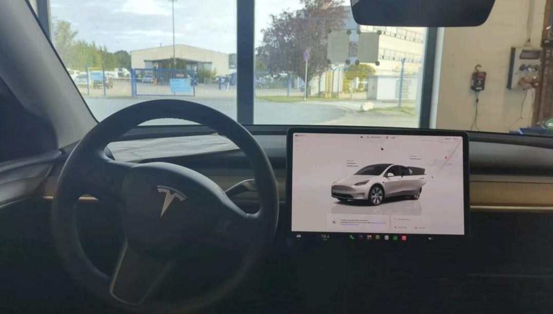 Tesla Model Y RWD 7