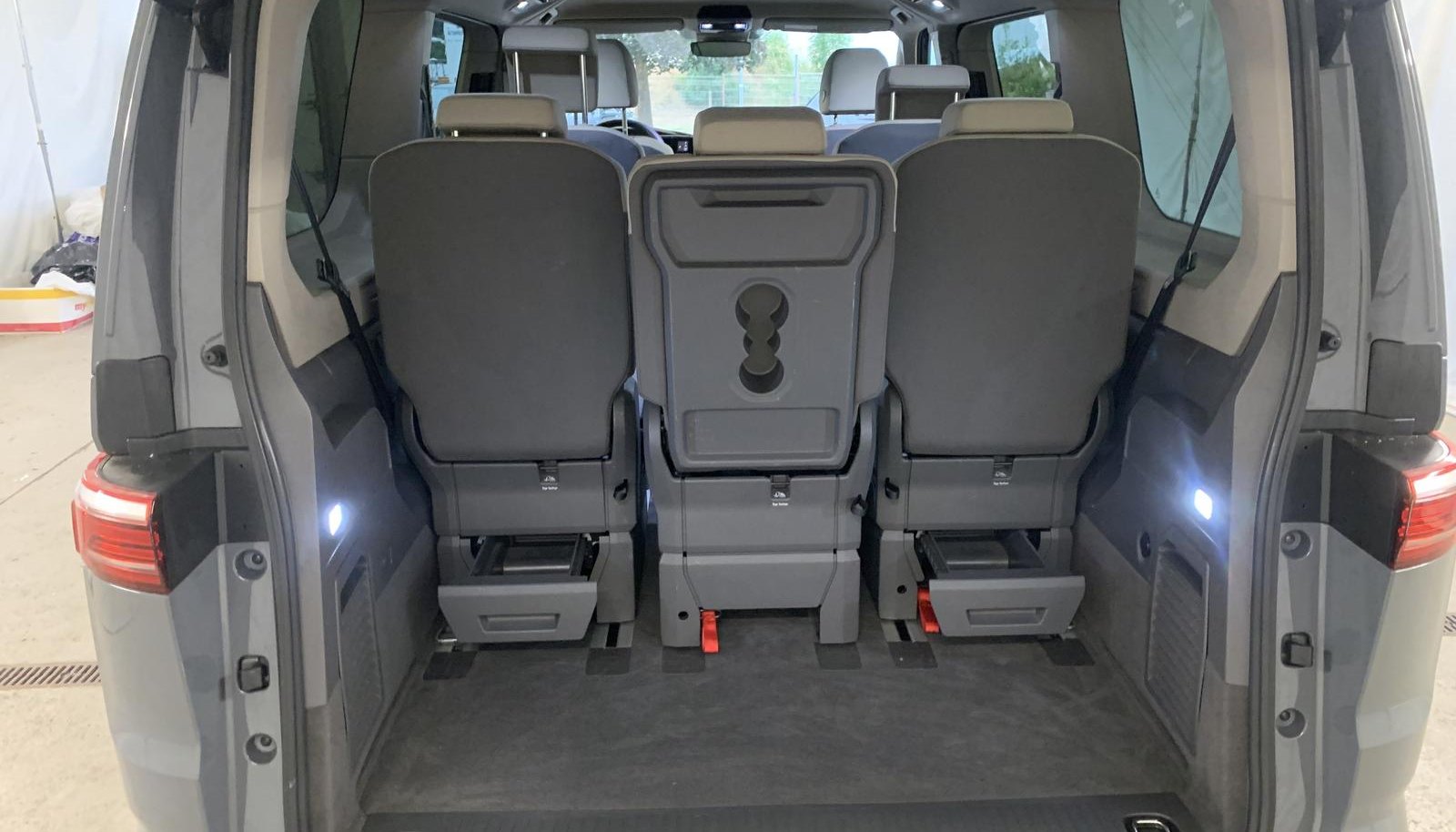 Volkswagen Multivan Basis lang 7