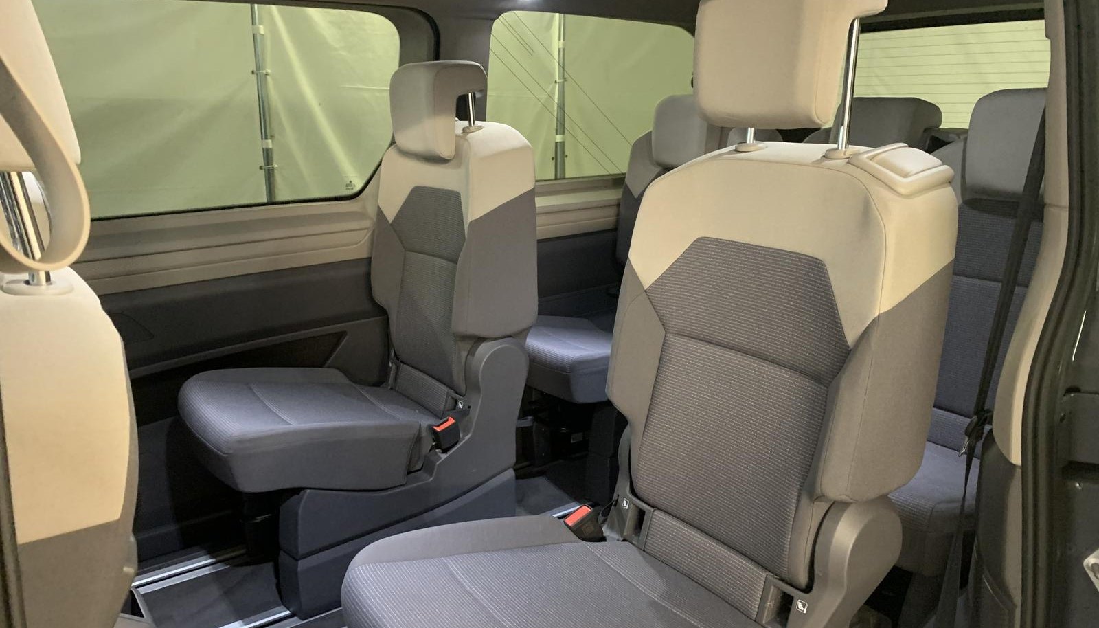 Volkswagen Multivan Basis lang 9