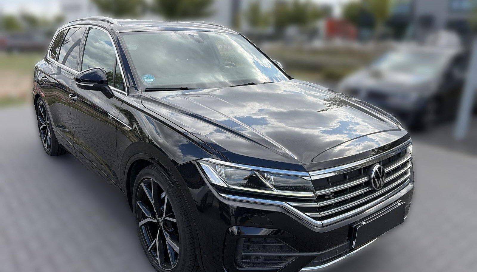 Volkswagen Touareg R-Line 4Motion 11