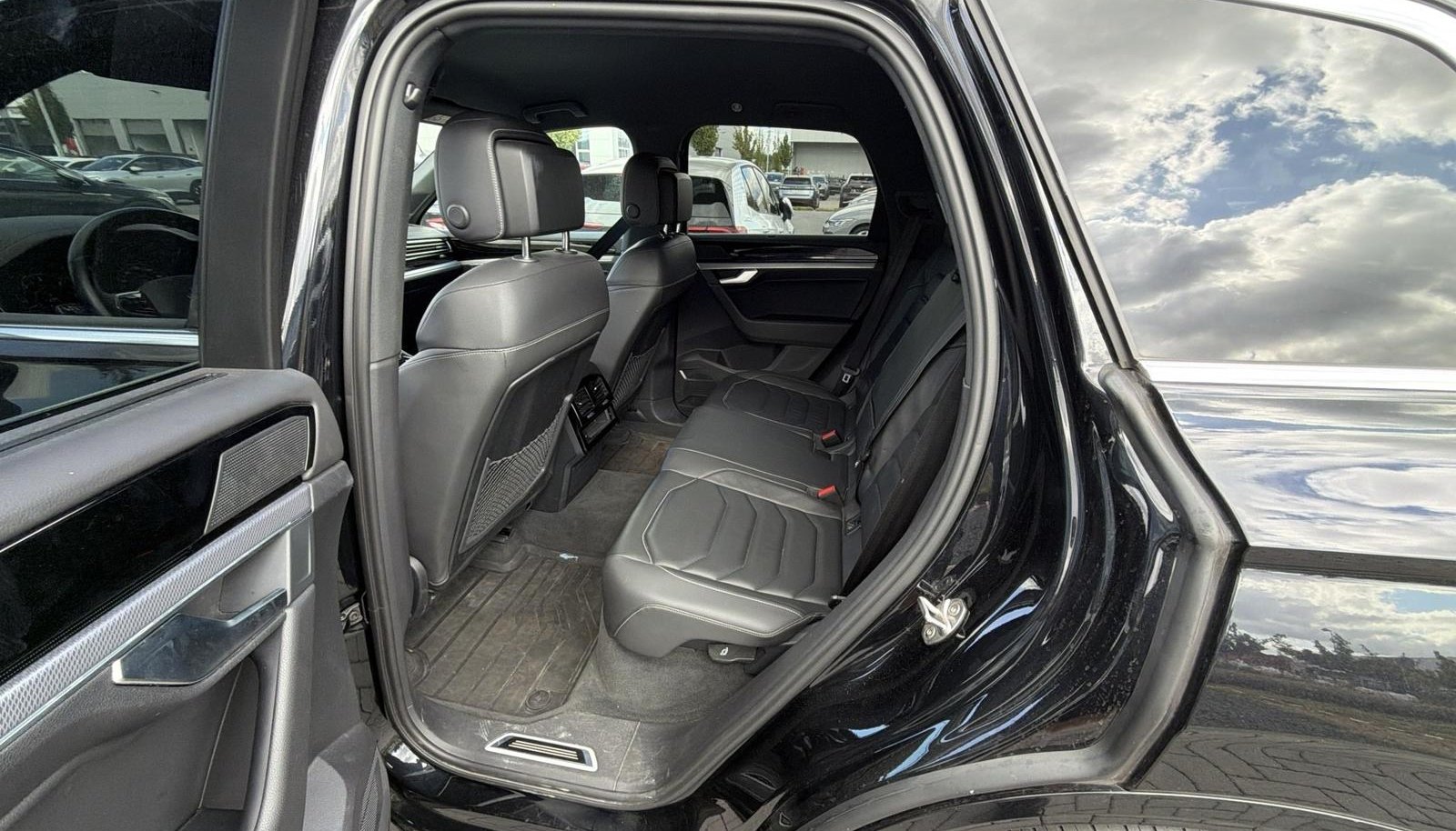 Volkswagen Touareg R-Line 4Motion 6