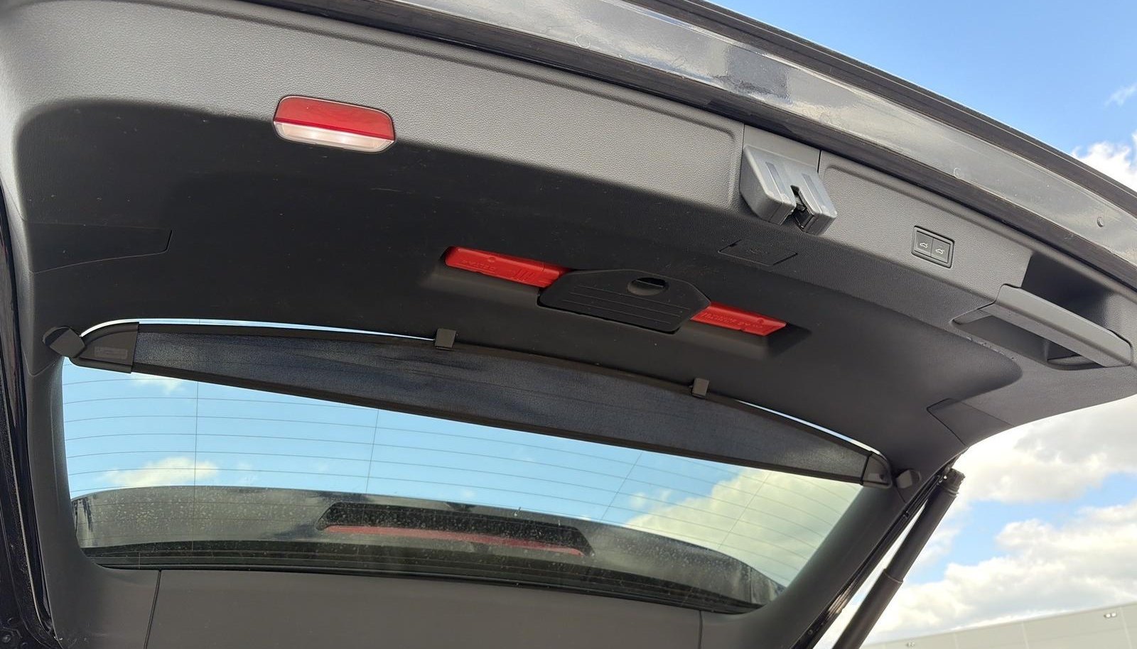 Volkswagen Touareg R-Line 4Motion 9