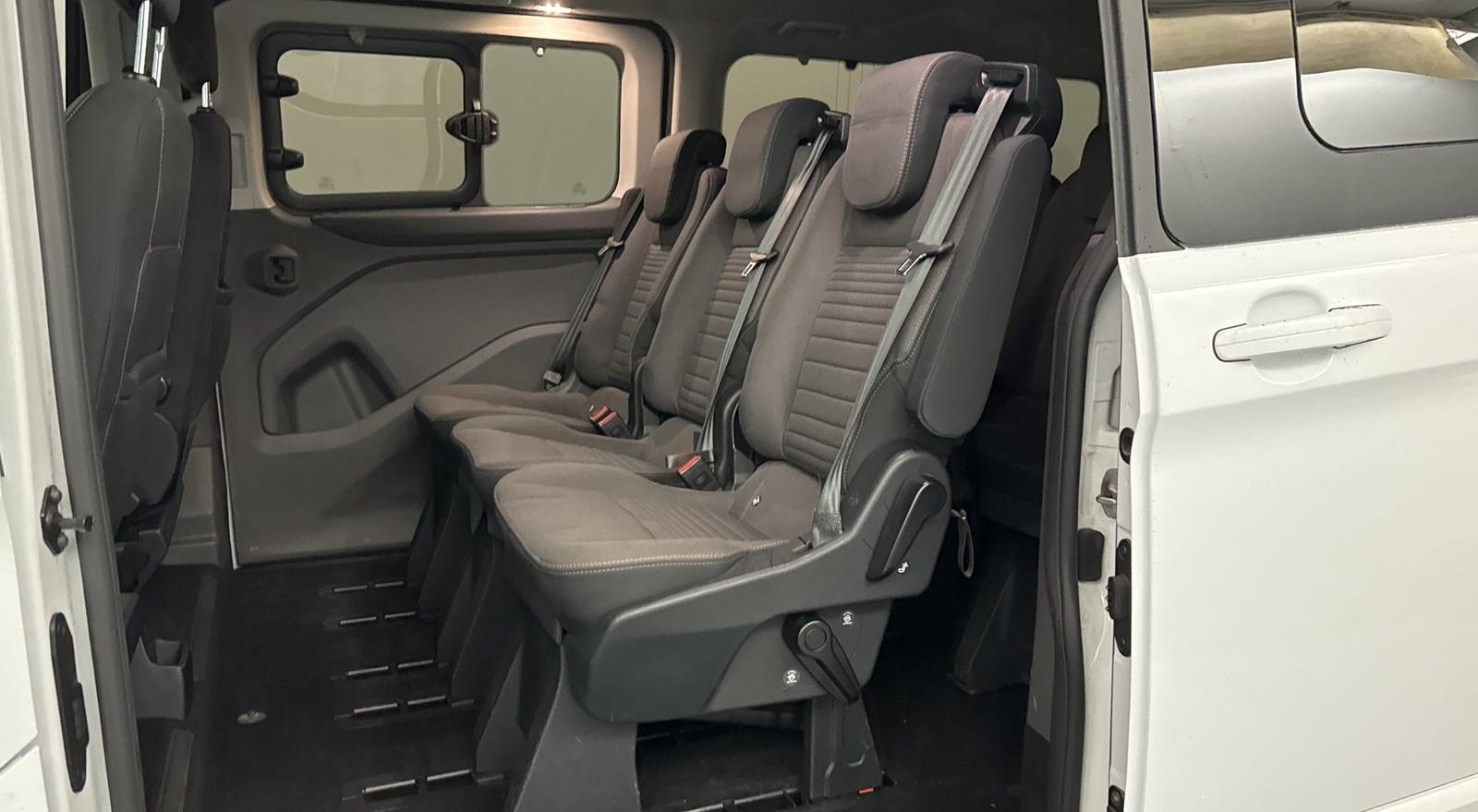 Ford Tourneo 320 L2 Tourneo Titanium 3