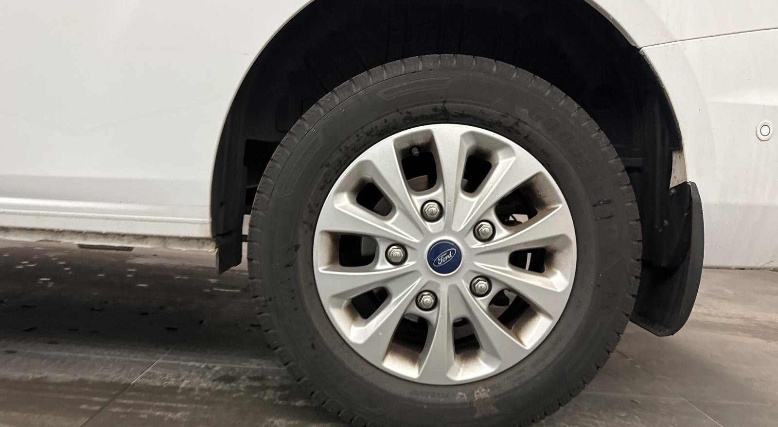 Ford Tourneo 320 L2 Tourneo Titanium 7