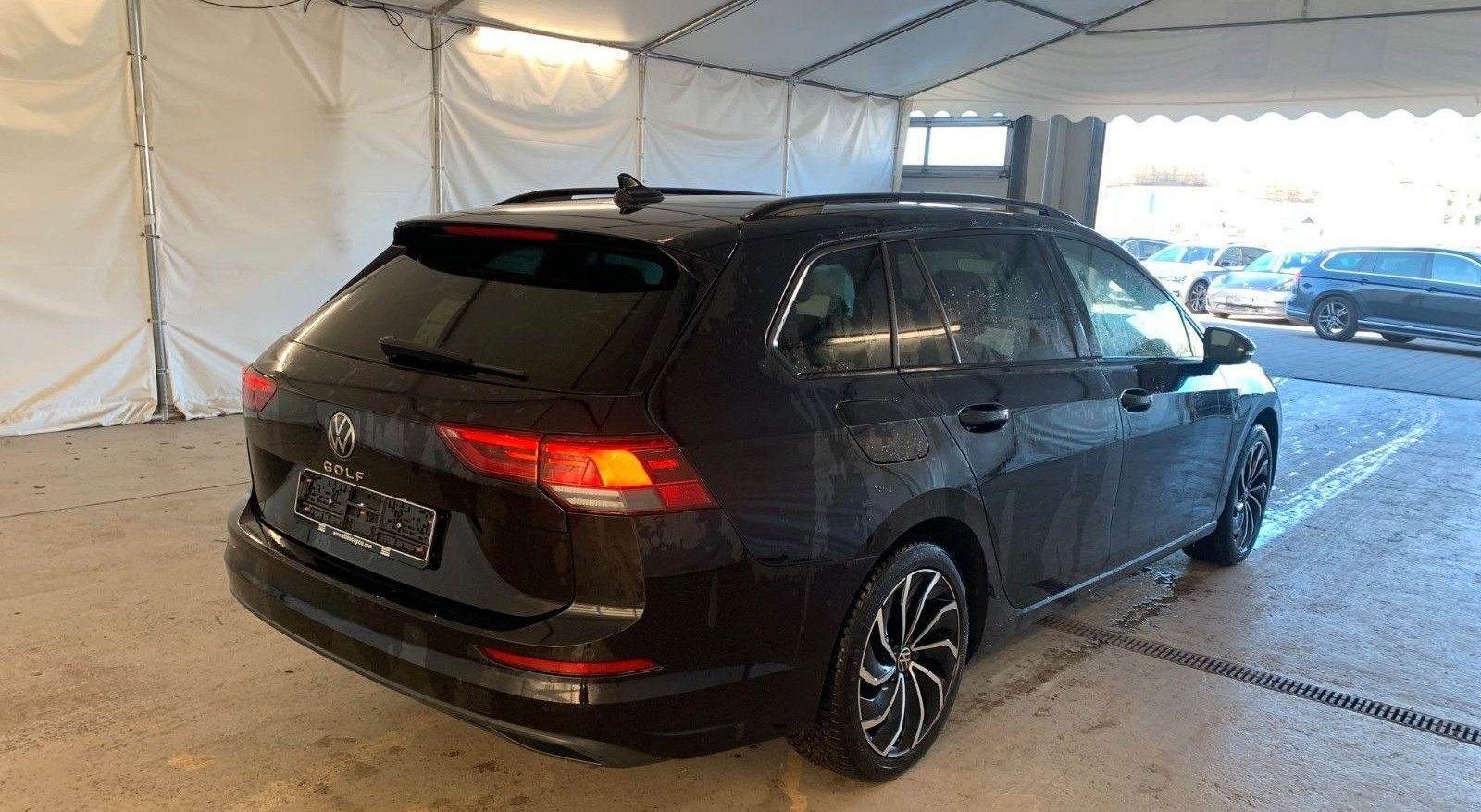 Volkswagen Golf Life 3