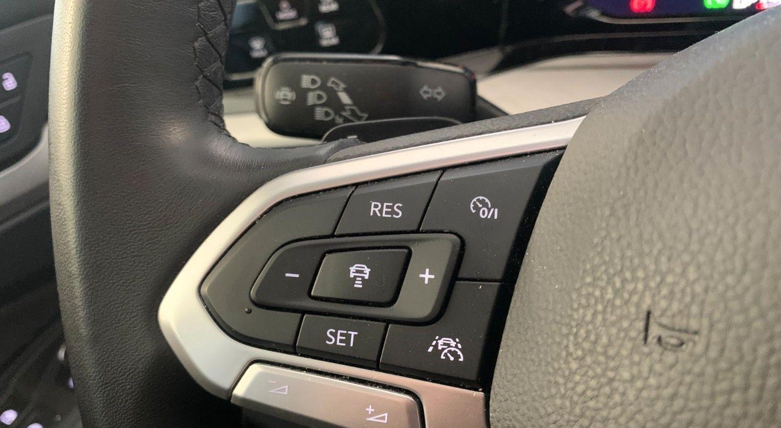 Volkswagen Golf Life 8