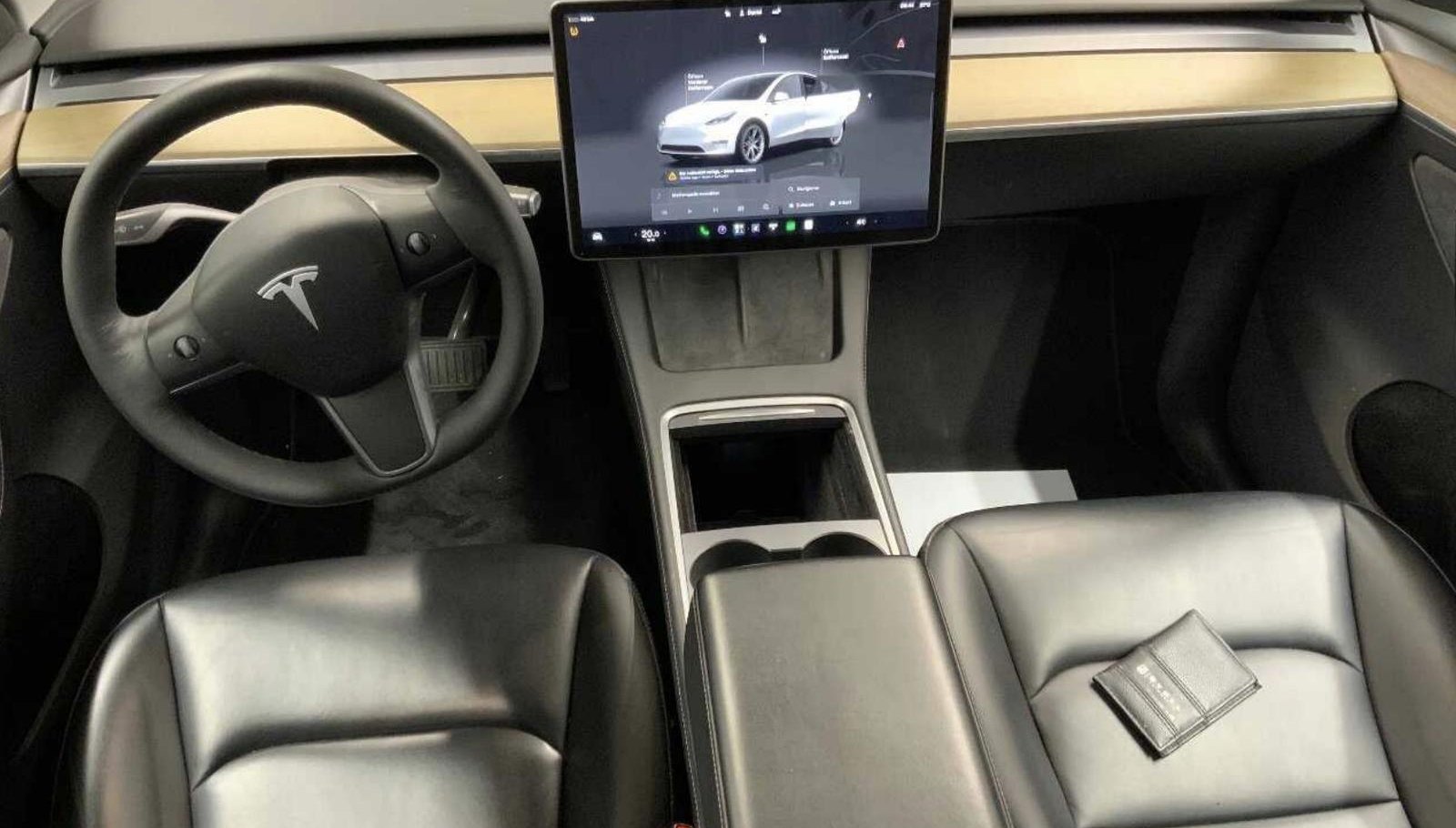 Tesla Model Y Long Range Dual AWD 7
