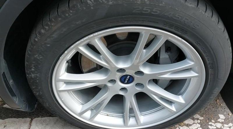 Tesla Model Y Long Range Dual AWD 3