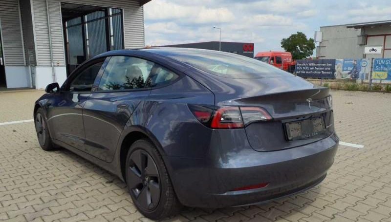 Tesla Model 3 Long Range Dual AWD 4