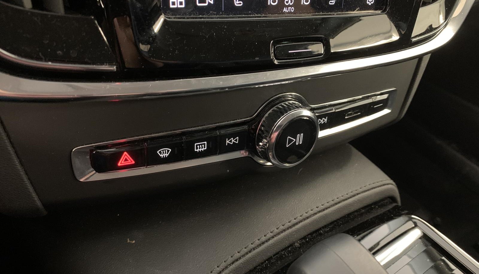 Volvo V90 Core Recharge Plug-In AWD 12
