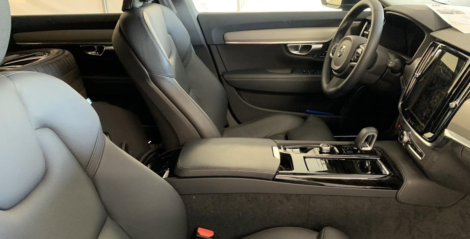 Volvo V90 Core Recharge Plug-In AWD 3