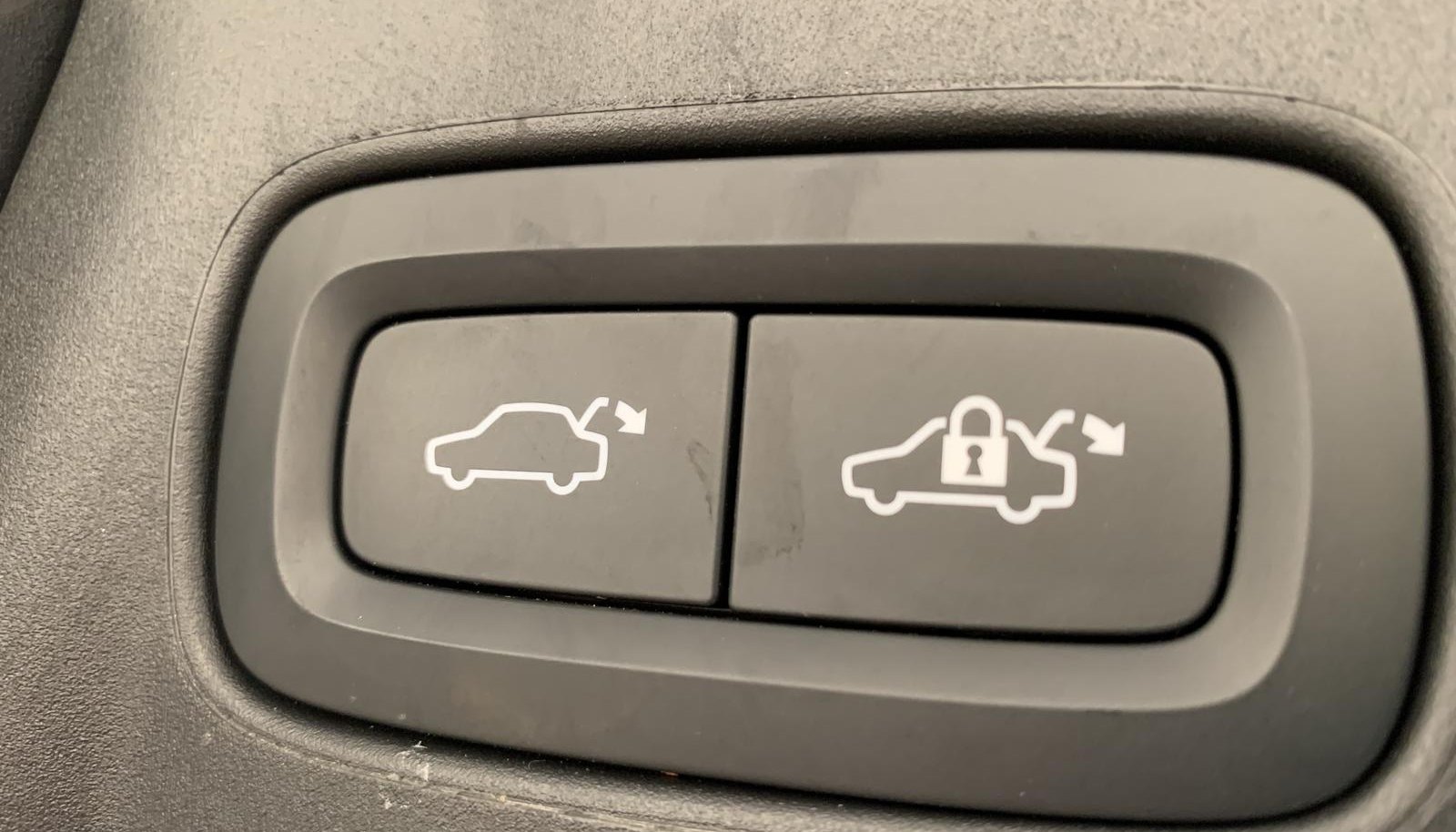 Volvo V90 Core Recharge Plug-In AWD 6