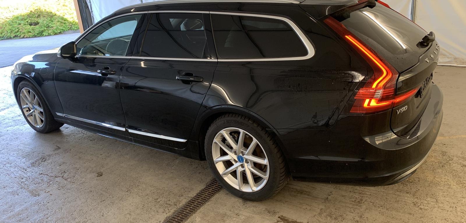 Volvo V90 Core Recharge Plug-In AWD 7
