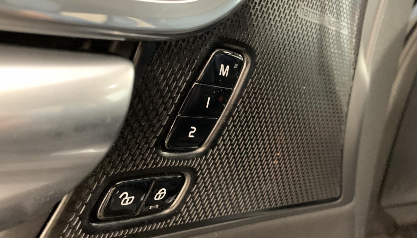 Volvo V90 Core Recharge Plug-In AWD 9