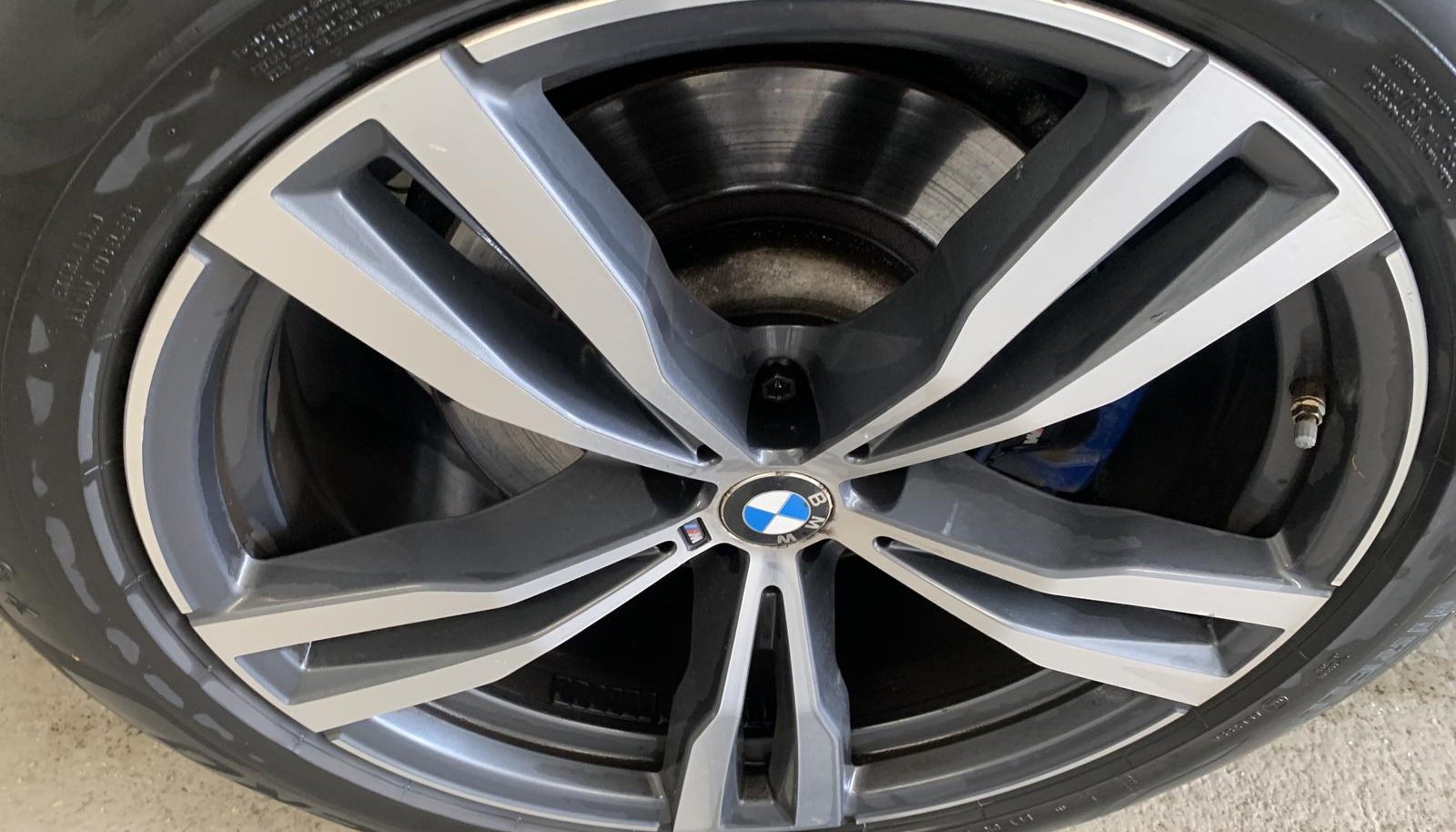 BMW X7 M50d 7-Sitzer DRIVING PRO/PANO/21"/AHK 9