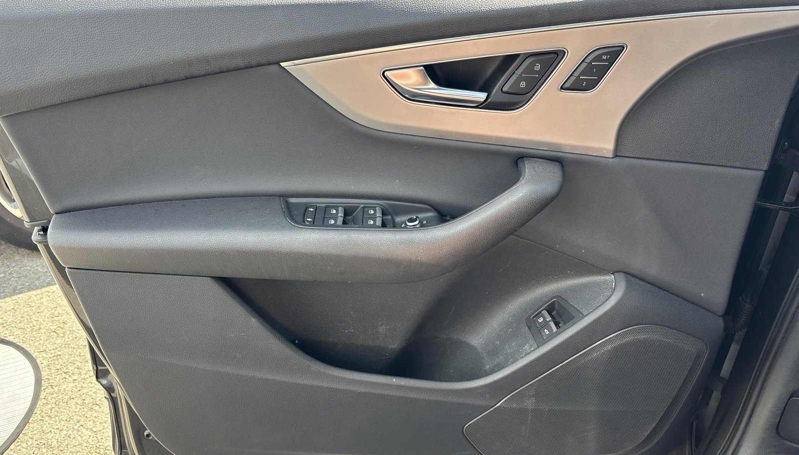 Audi Q7 11