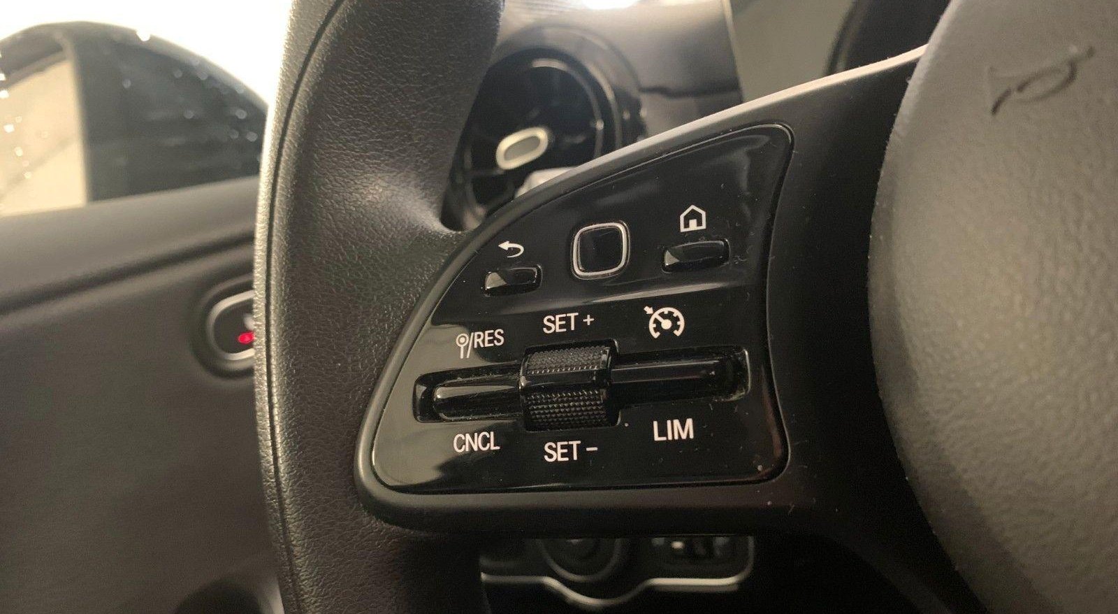 Mercedes-Benz A A 250 e 11