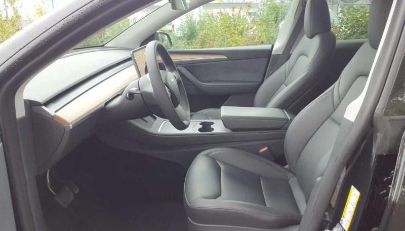 Tesla Model Y Long Range Dual AWD 4