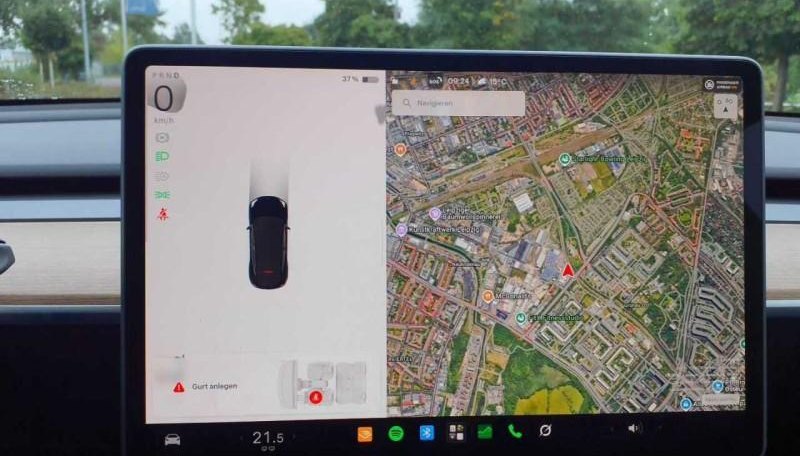 Tesla Model Y Long Range Dual AWD 7