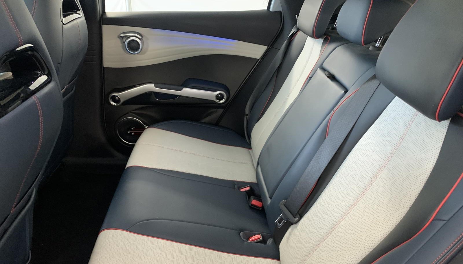 BYD ATTO 150 kW Comfort 8