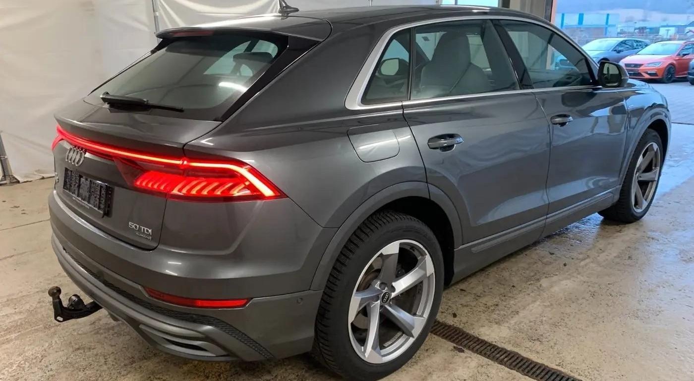 Audi Q8 S-Line Competition Plus 4