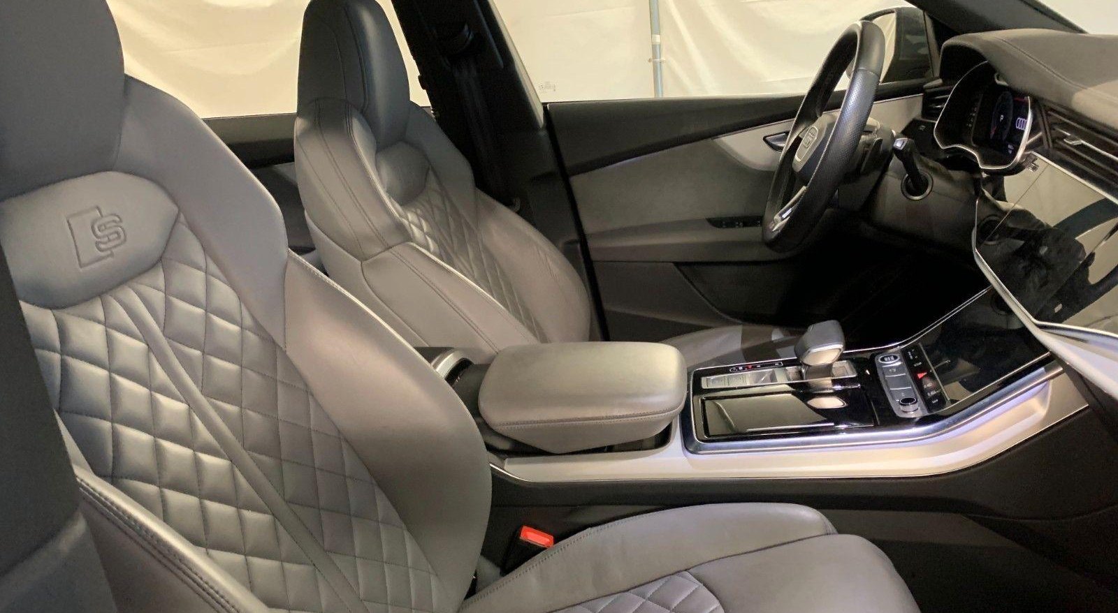Audi Q8 S-Line Competition Plus 5