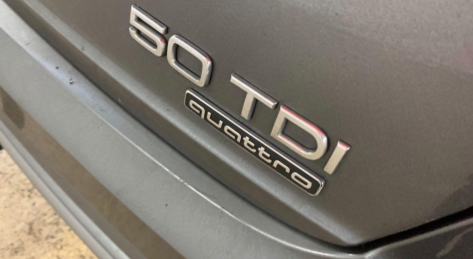 Audi Q8 S-Line Competition Plus 7