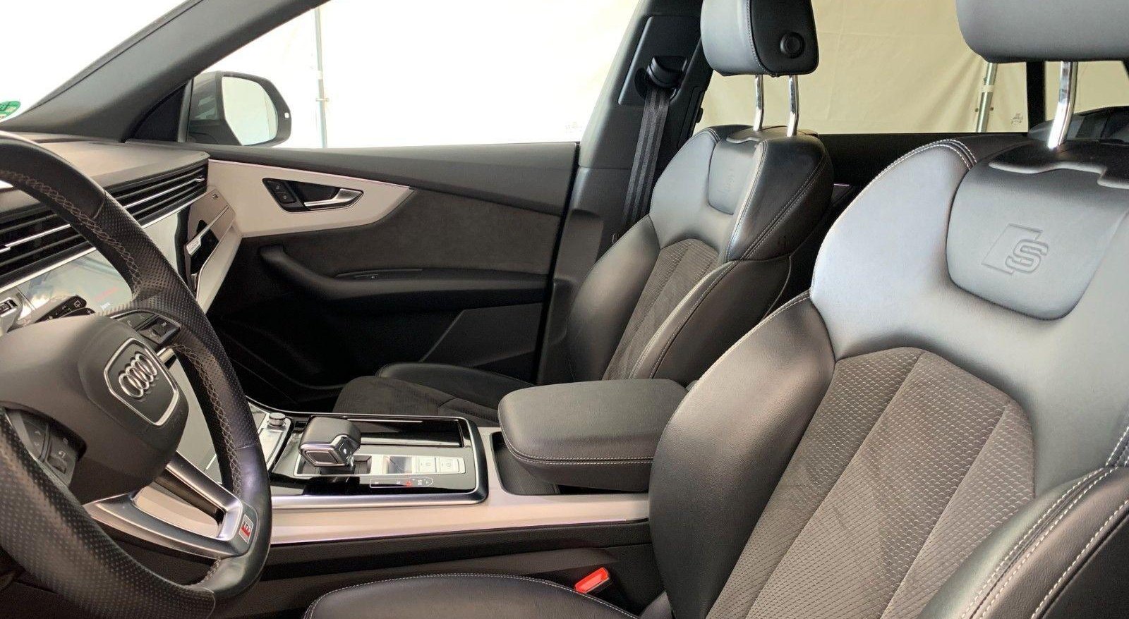 Audi Q8 S-Line Competition Plus 11