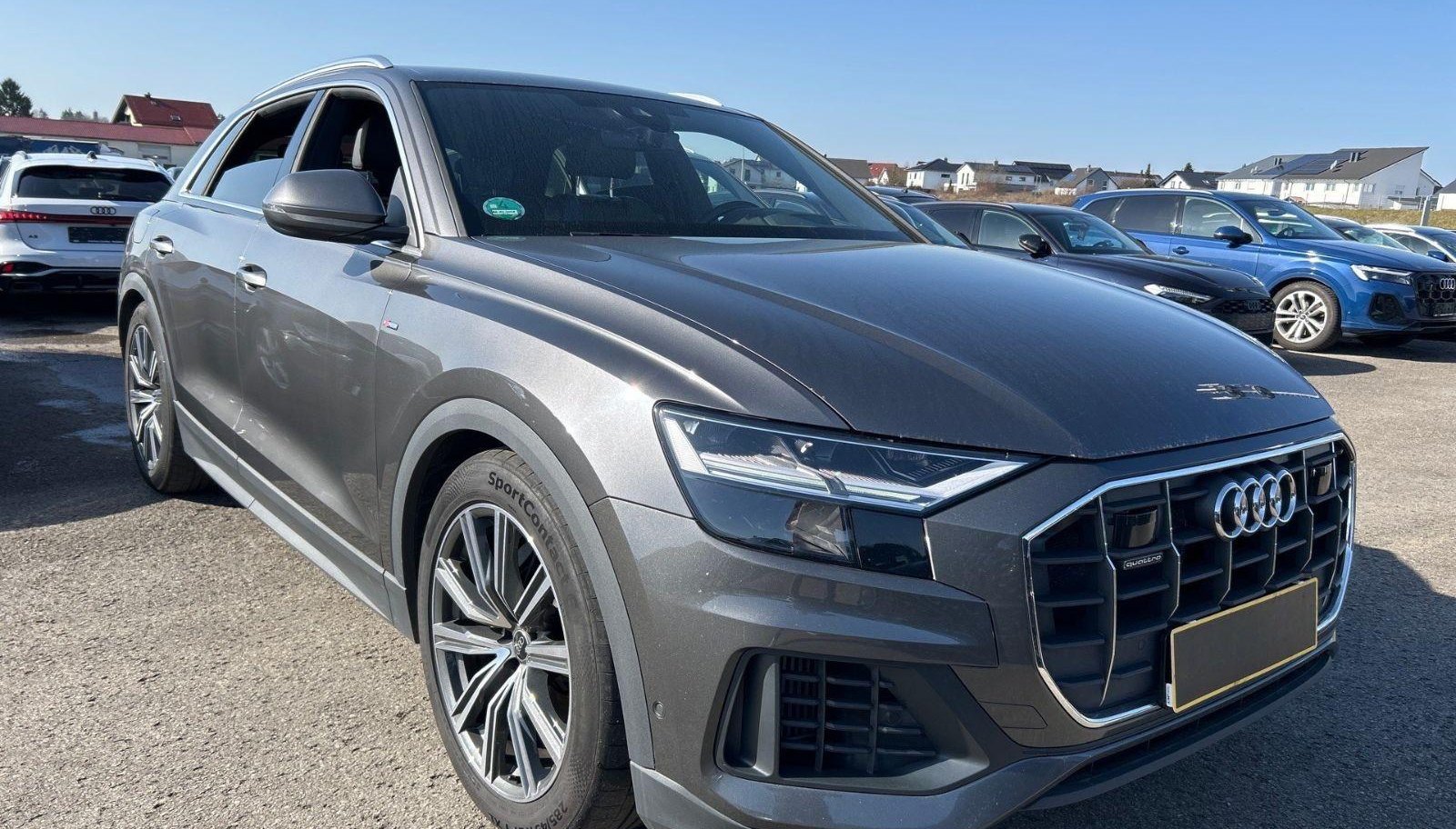 Audi Q8 S-Line Competition Plus 2