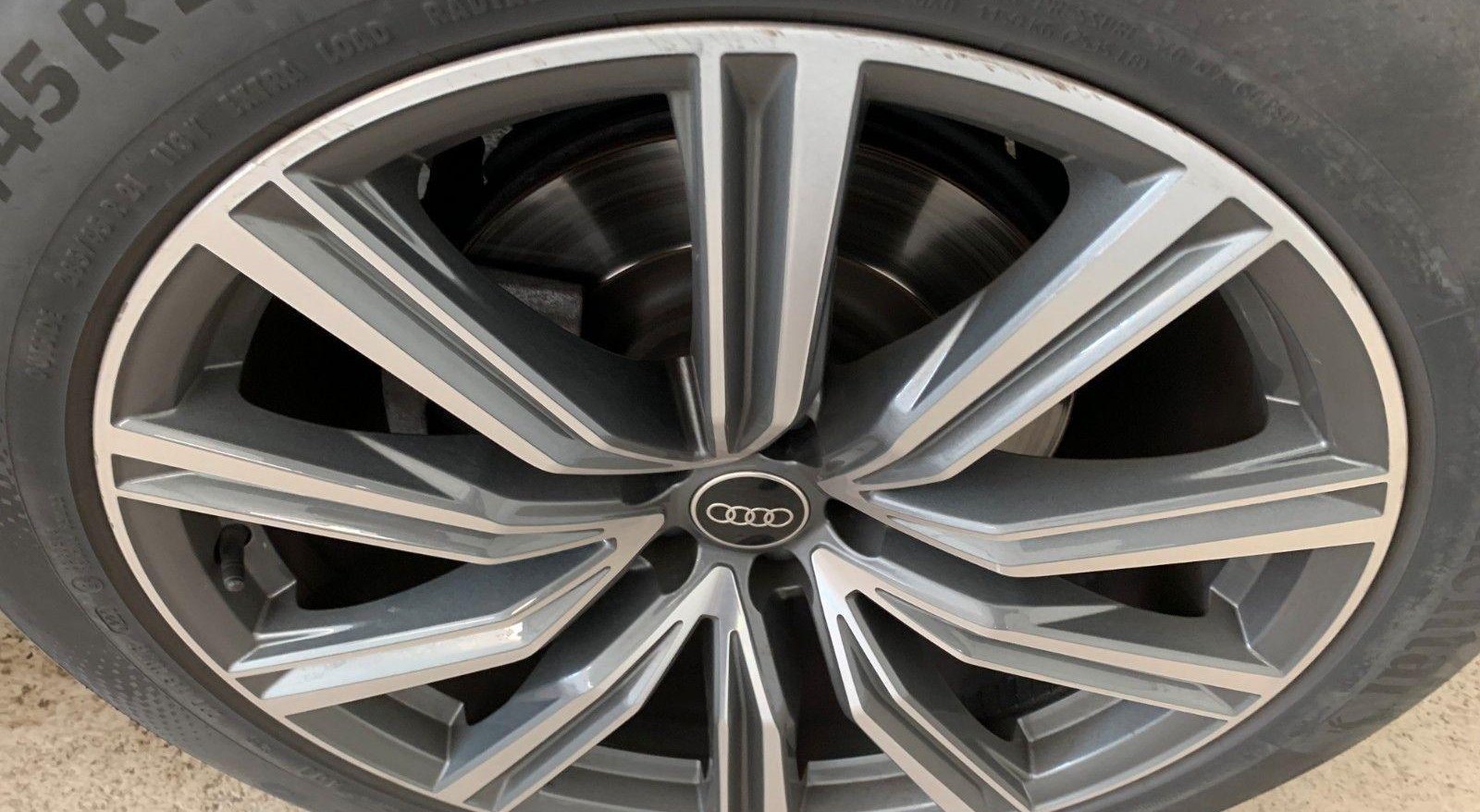 Audi Q8 S-Line Competition Plus 9