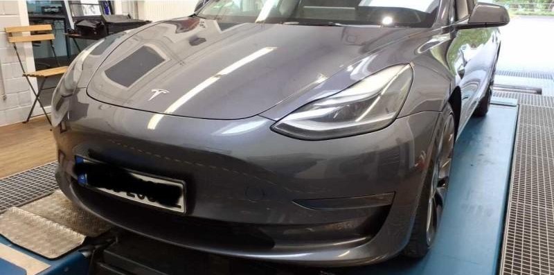 Tesla Model 3 Performance Dual AWD