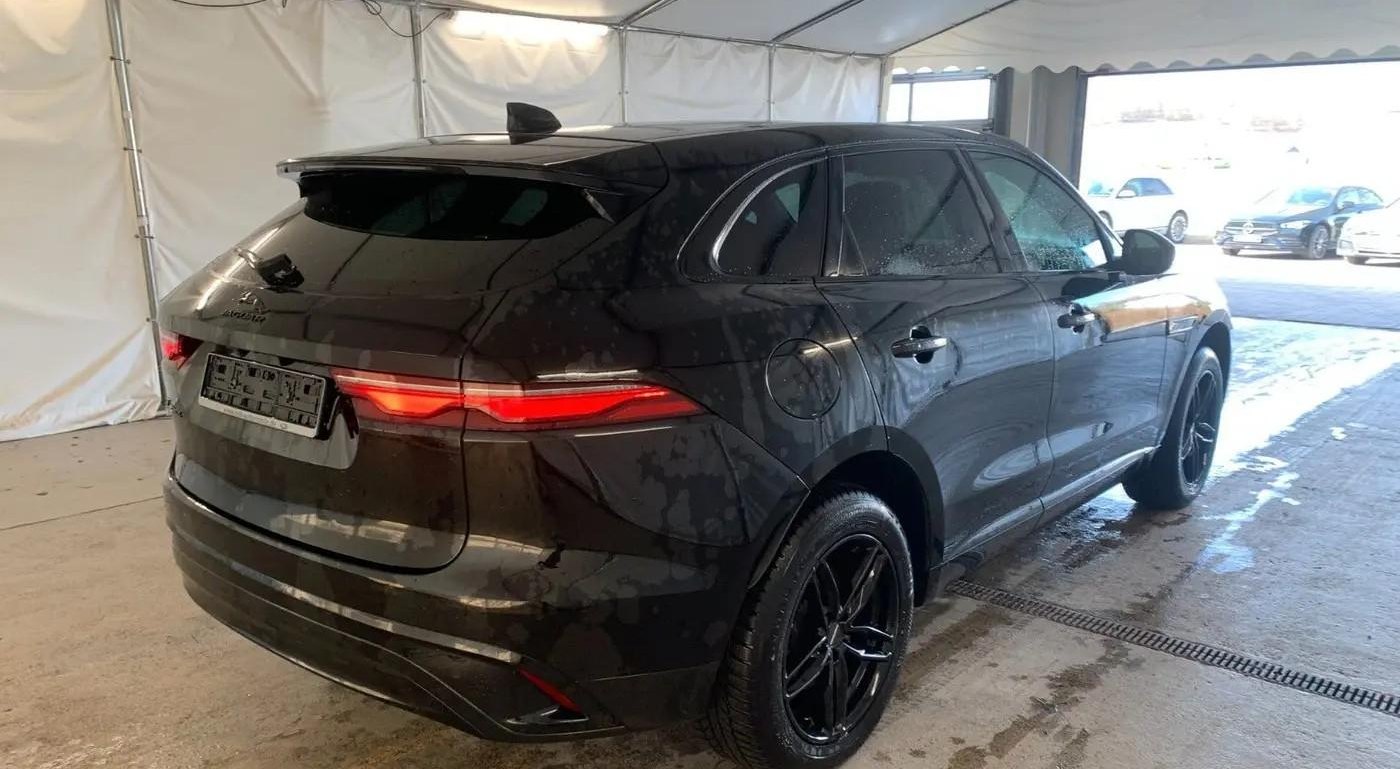 Jaguar F-Pace R-DYNAMIC S 4
