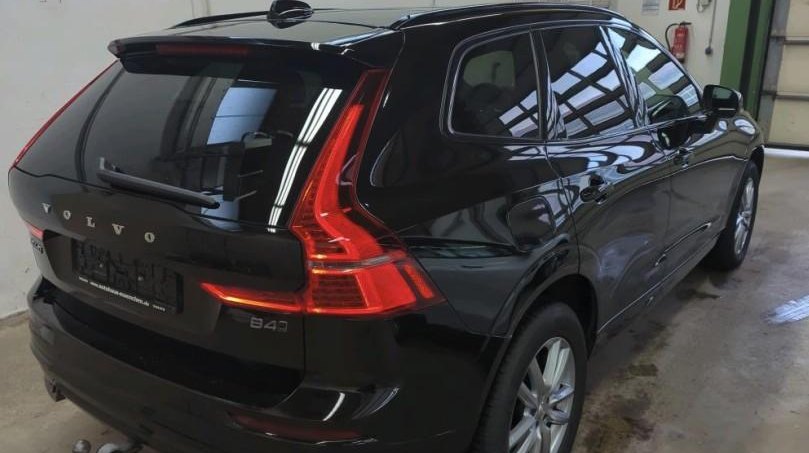 Volvo XC60 Plus Dark AWD 4