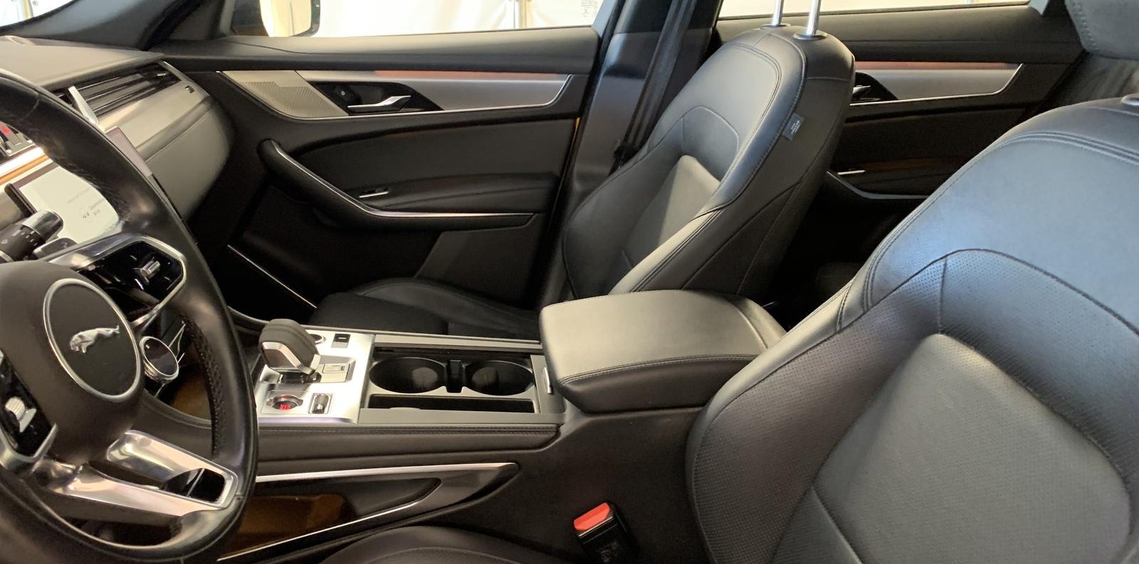 Jaguar F-Pace S AWD 8